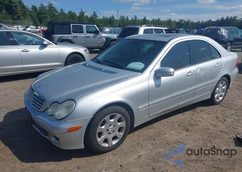 2006 Mercedes-Benz C-Class Luxury z USA, uszkodzony, nr VIN WDBRF92H86F794117